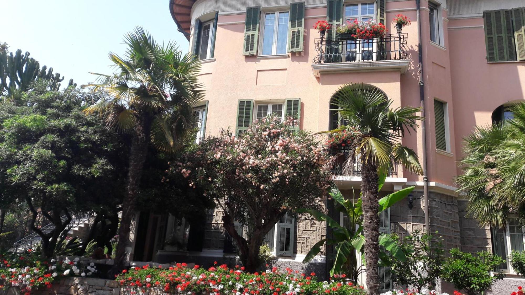 Hotel La Scogliera Бордігера Екстер'єр фото