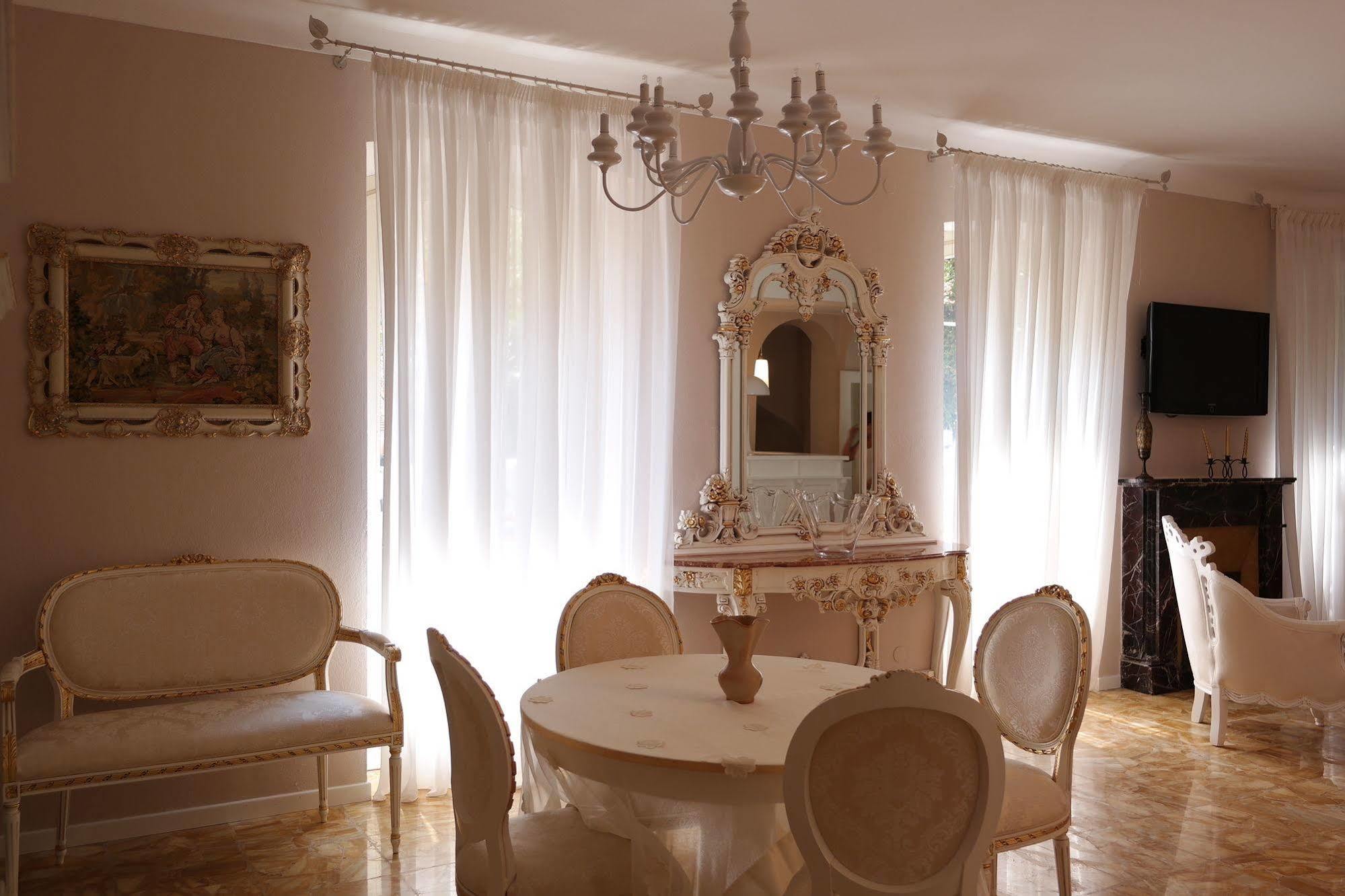 Hotel La Scogliera Бордігера Екстер'єр фото