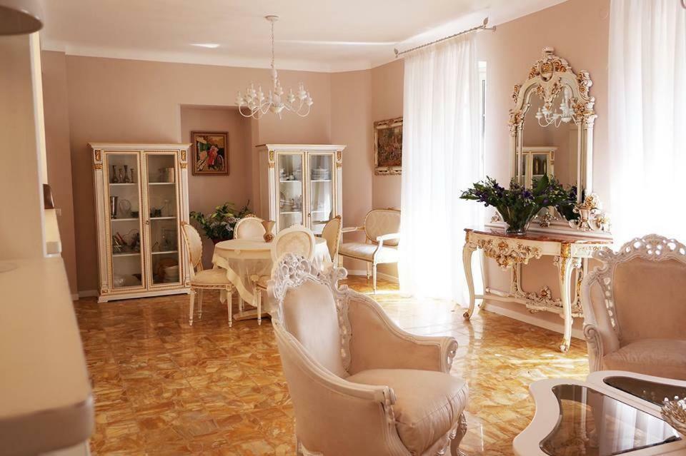 Hotel La Scogliera Бордігера Екстер'єр фото